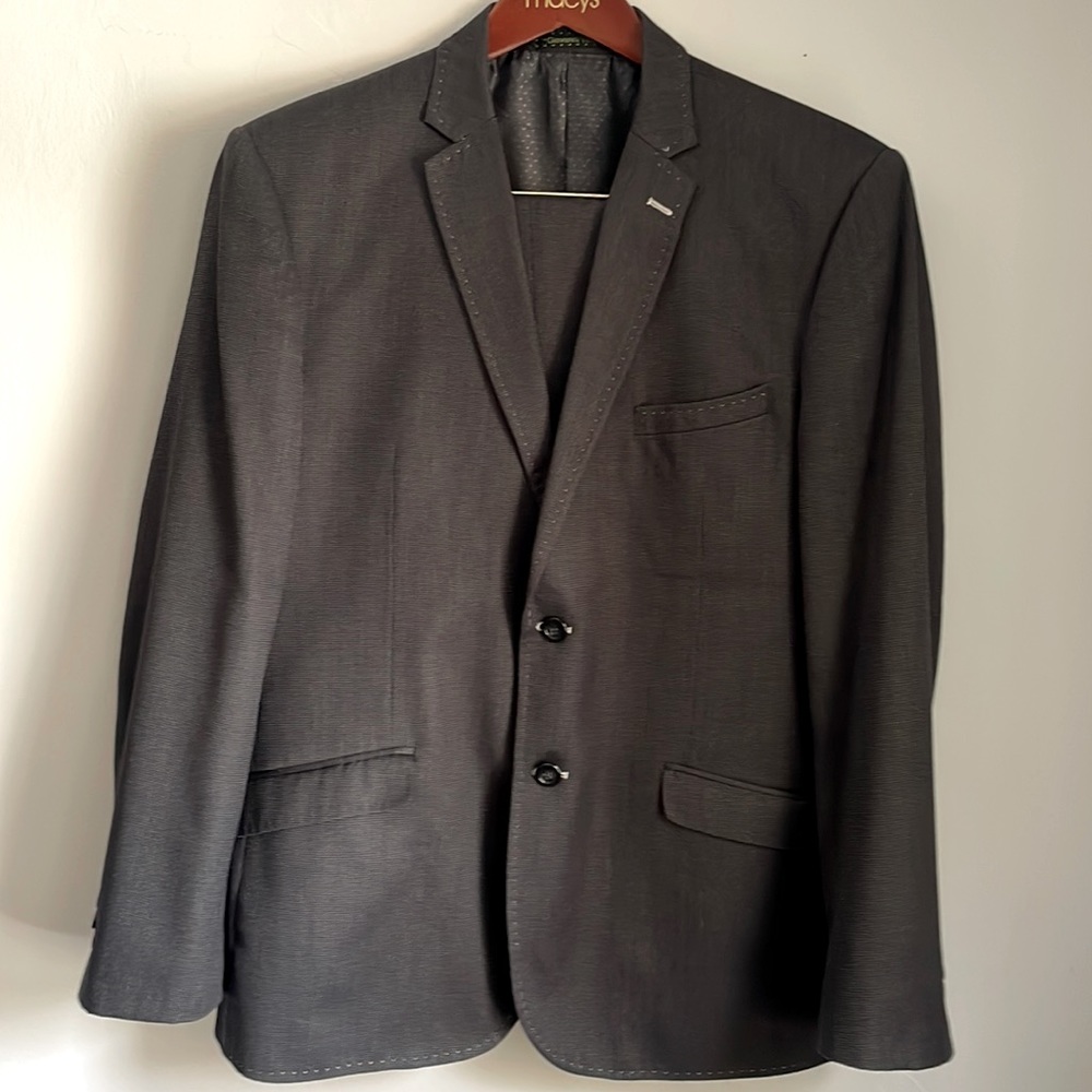 Men’s Suit dark gray (charcoal) Large Slim Fit , pant’s 34x32 Slim Fit